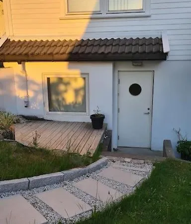 Spacious, Bright With Free Parking Near Centre & Kristiansand