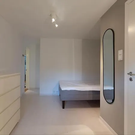 Spacious, Bright Apartment With Free Parking Near City Centre & University كريستينساند
