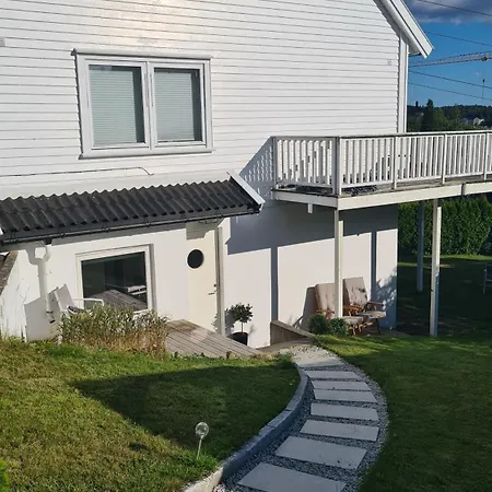 Lys Og Flott Til Leie I *