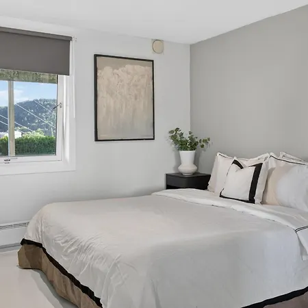 Appartement Spacious, Bright With Free Parking Near Centre & Kristiansand