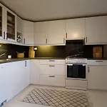 Apartament Lys Og Flott Til Leie I *